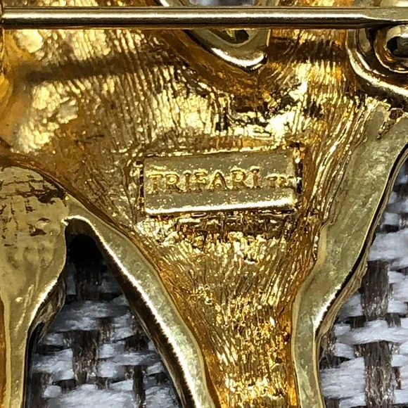 Vintage trifari black cat with emerald eyes - Picture 5 of 5